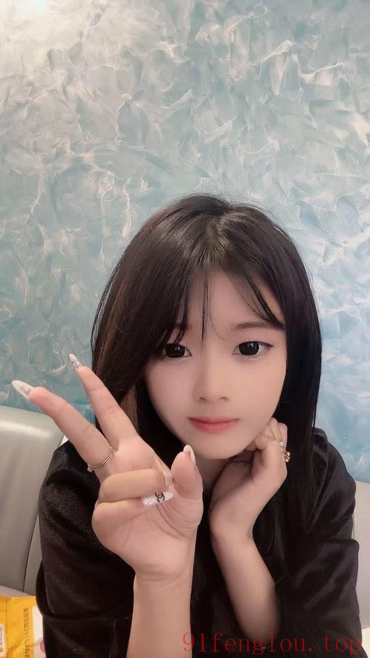 嫩妹干净柔嫩，天然白虎三点粉