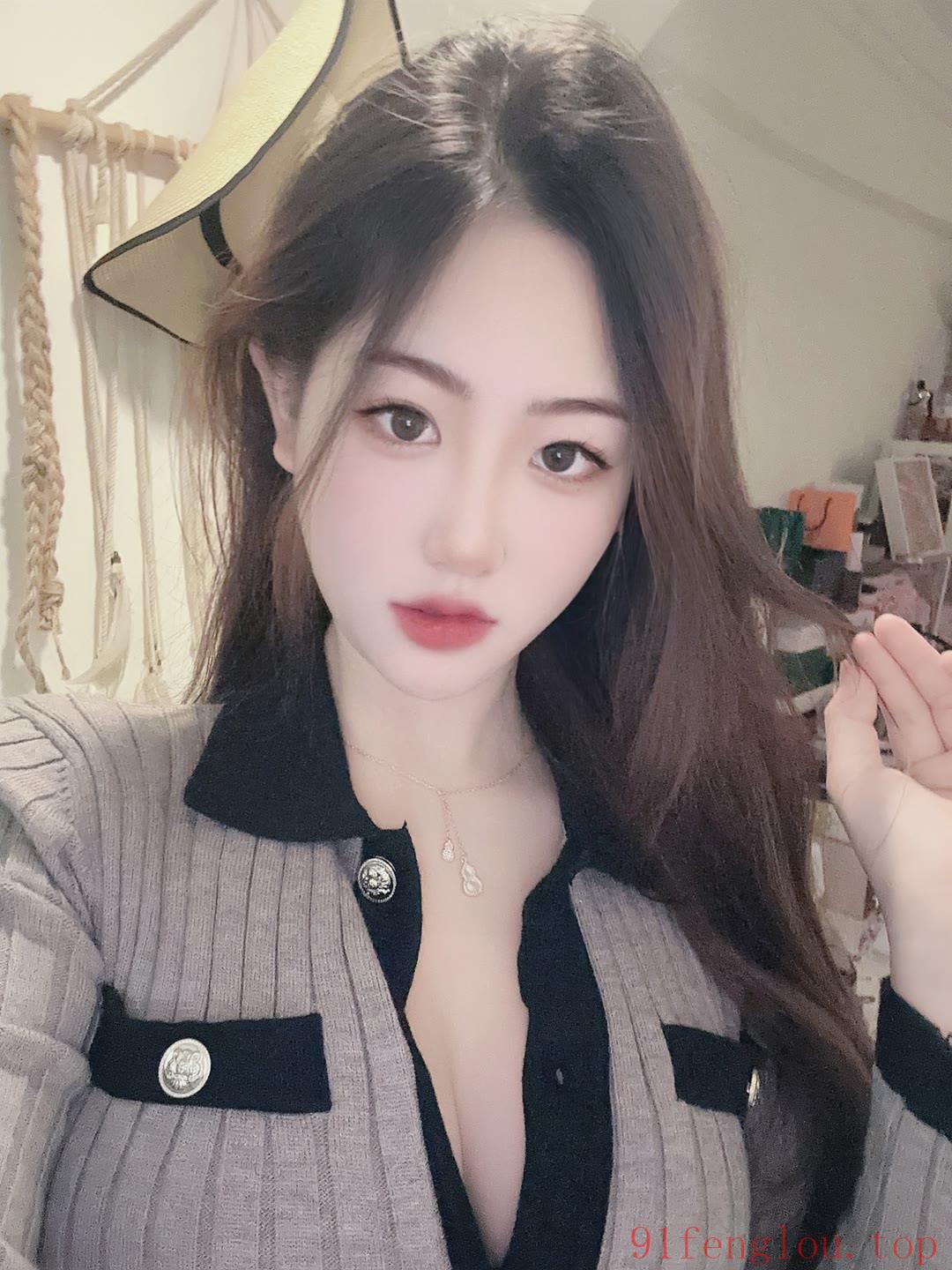 性感思思嫩穴水多服务好