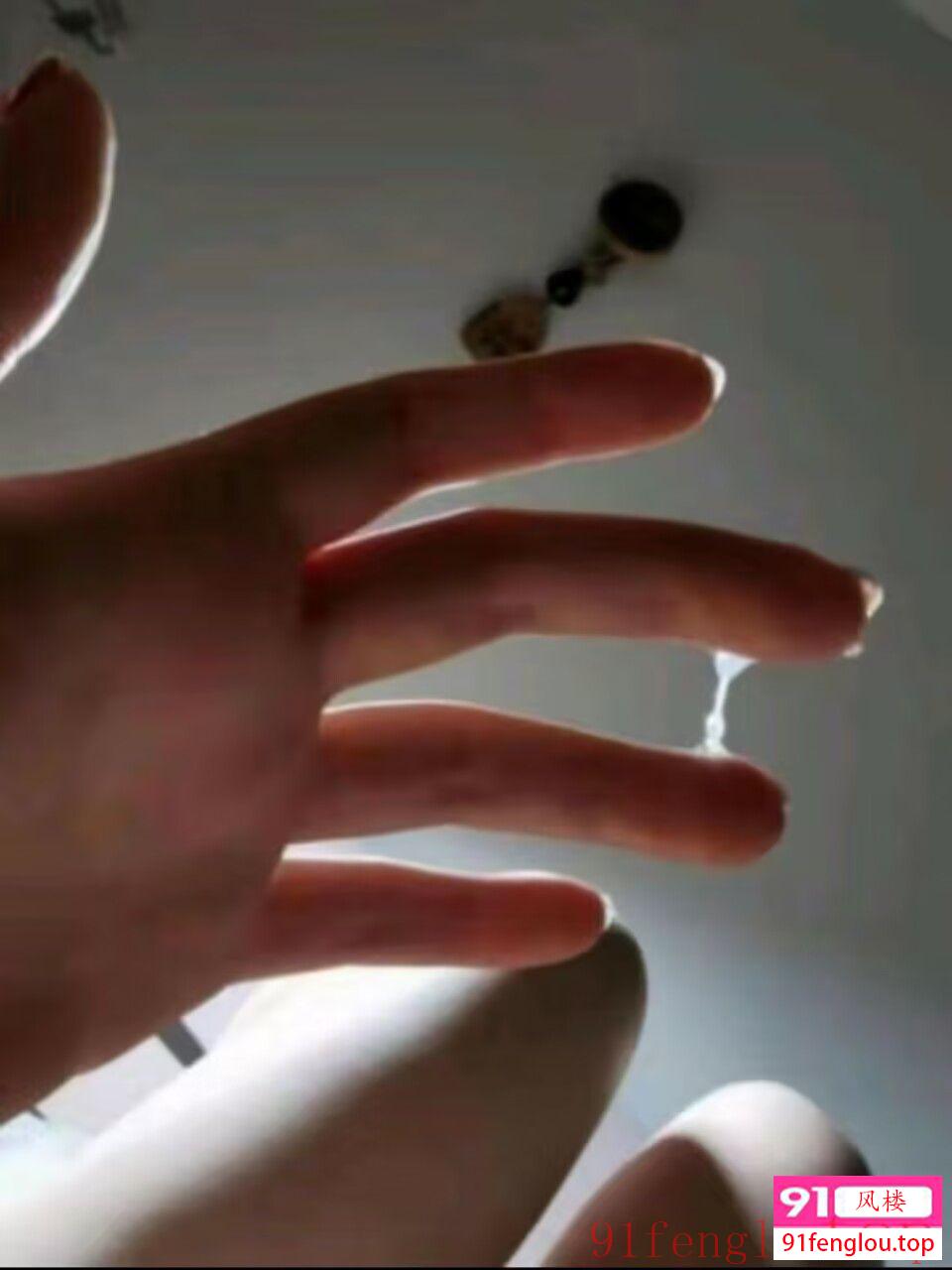 上海操过最棒的双马尾白虎萝莉