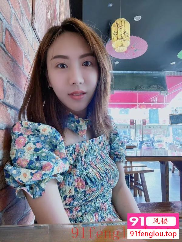 叫声挺浪的骚小妹