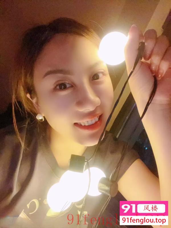 叫声挺浪的骚小妹