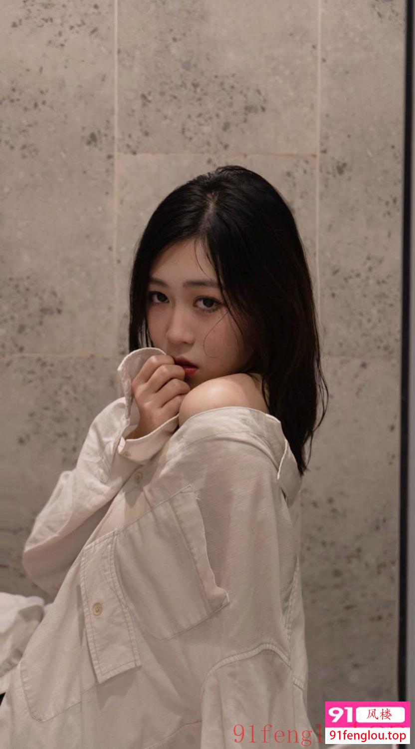 36D女大学生，多水精致够风骚