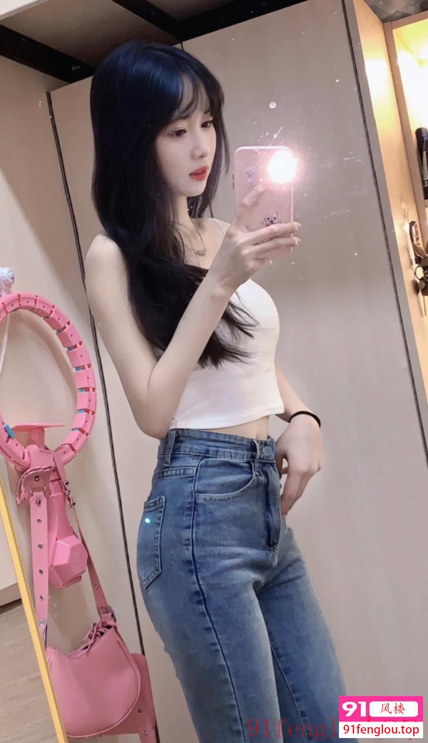 清纯天然美女身材火辣娇媚动人女友