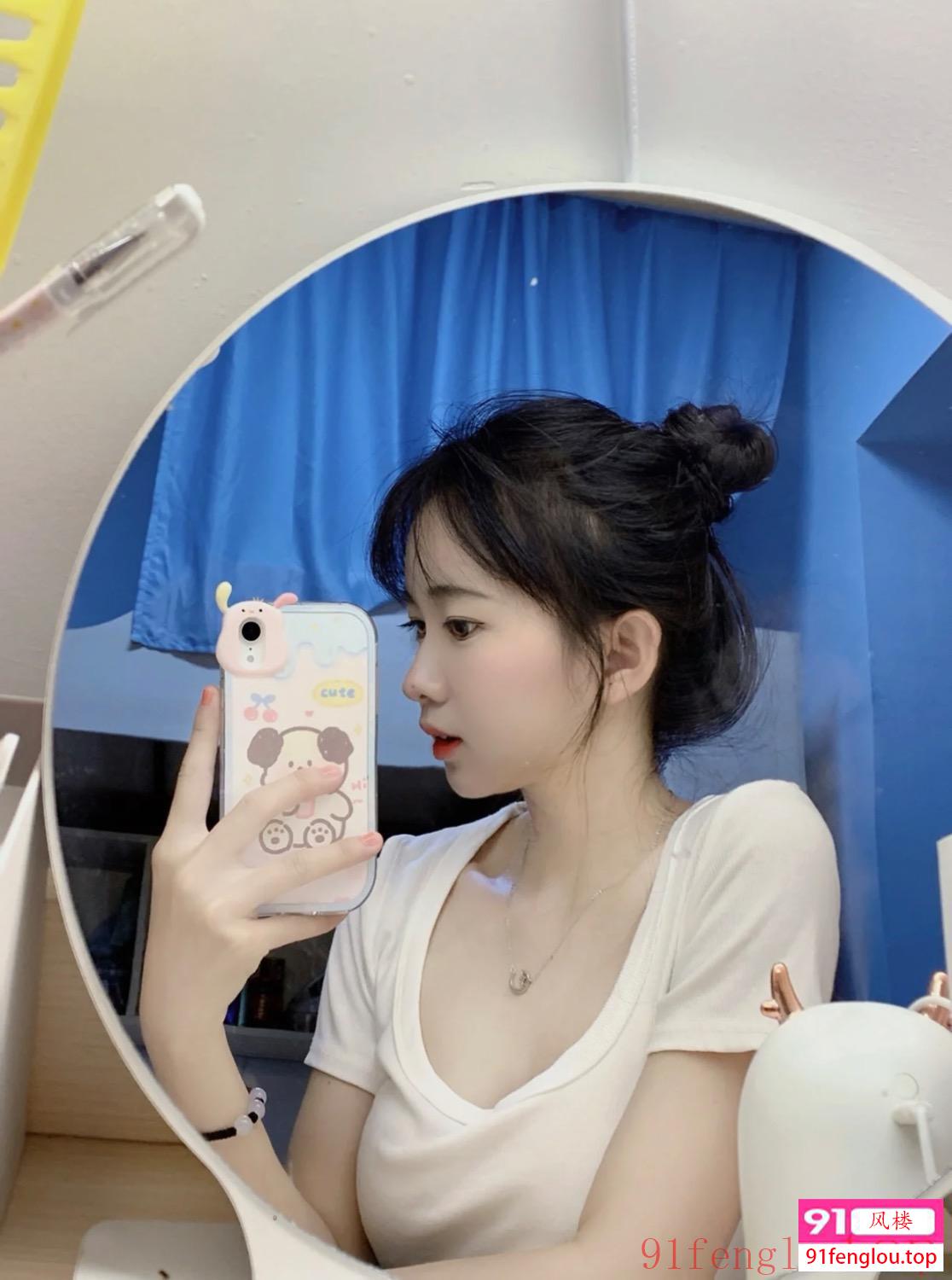 清纯天然美女身材火辣娇媚动人女友