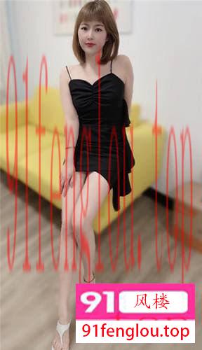 喜欢跪舔的骚气小嫩妹