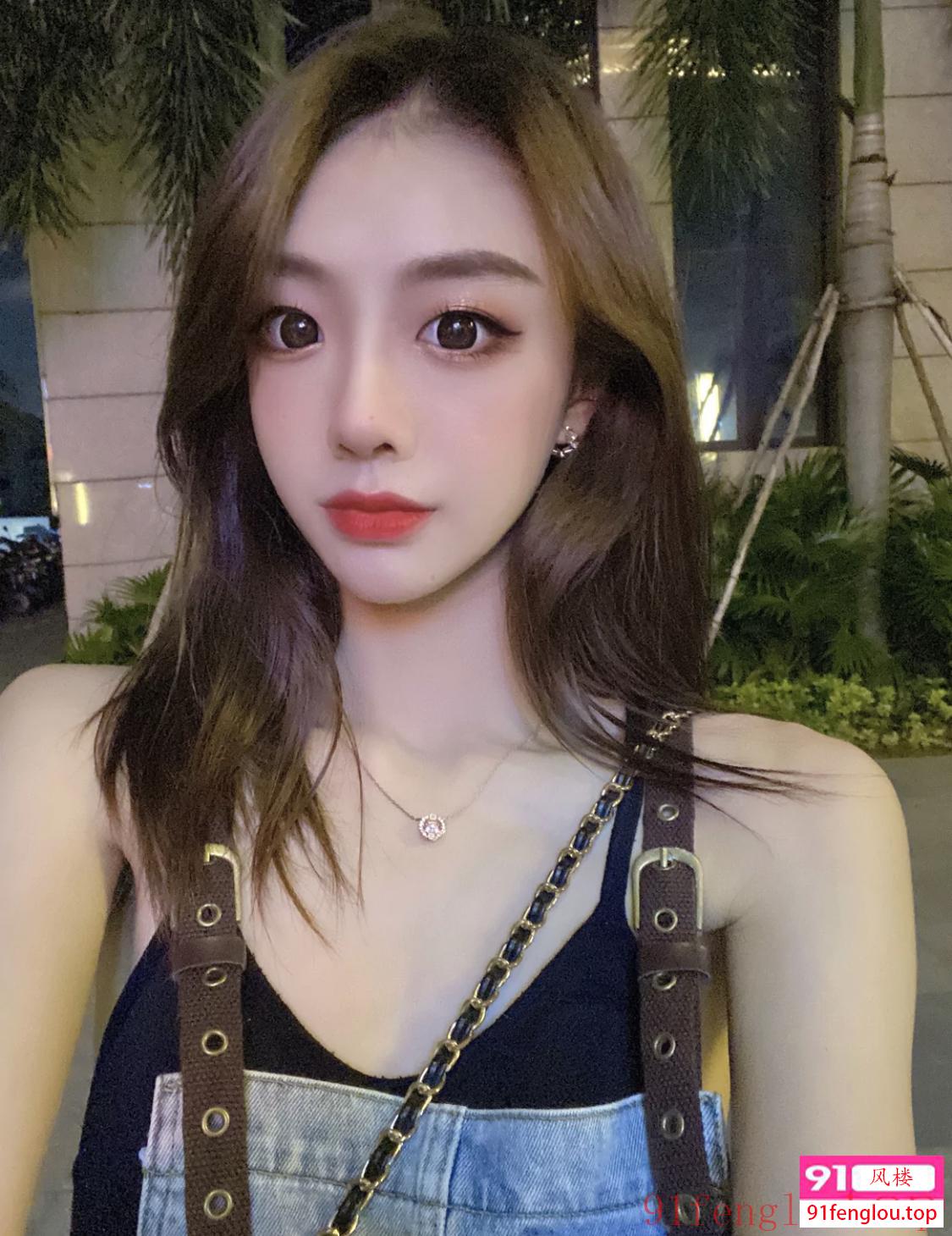 刚出来做兼职大学妹妹