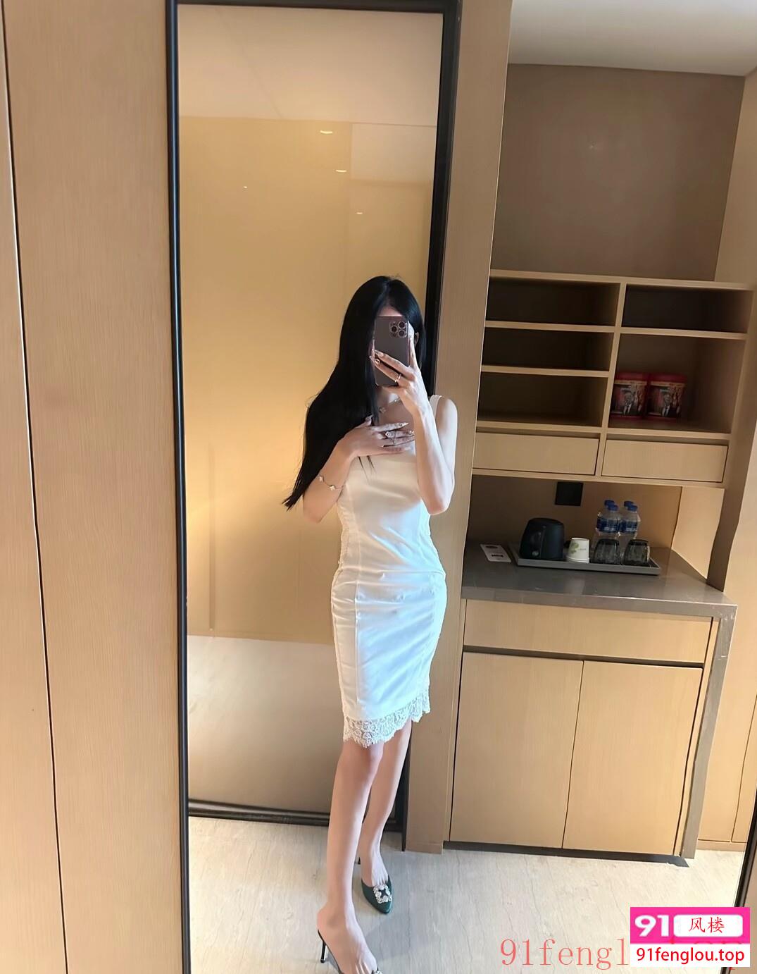 高颜值的瑜伽妹雪儿