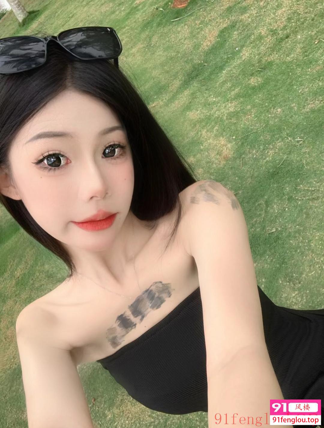 南京温柔嫩妹，娇嫩欲滴粉鲍鱼可舌吻