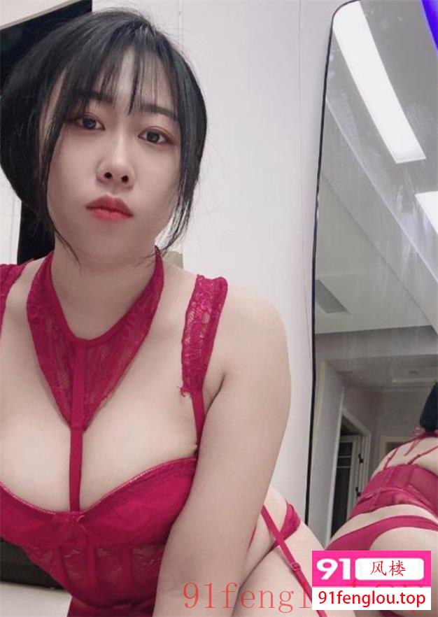 制服诱惑小凌儿