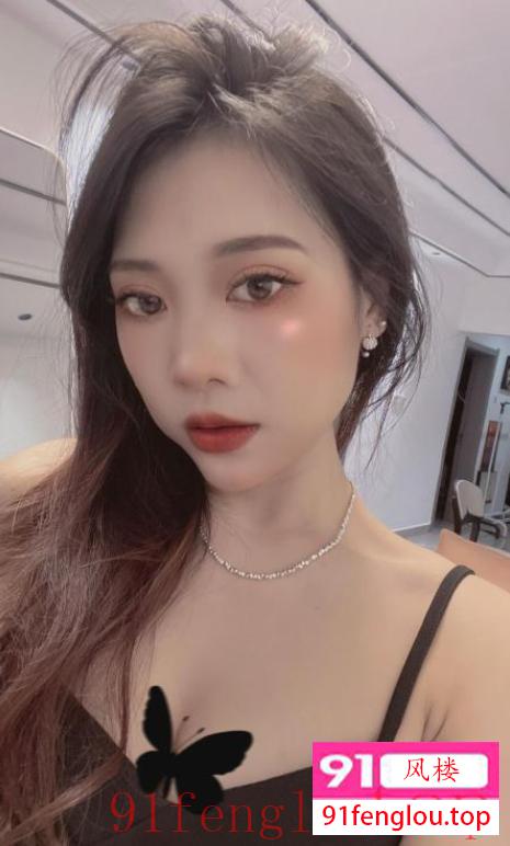 江岸气质小姐姐