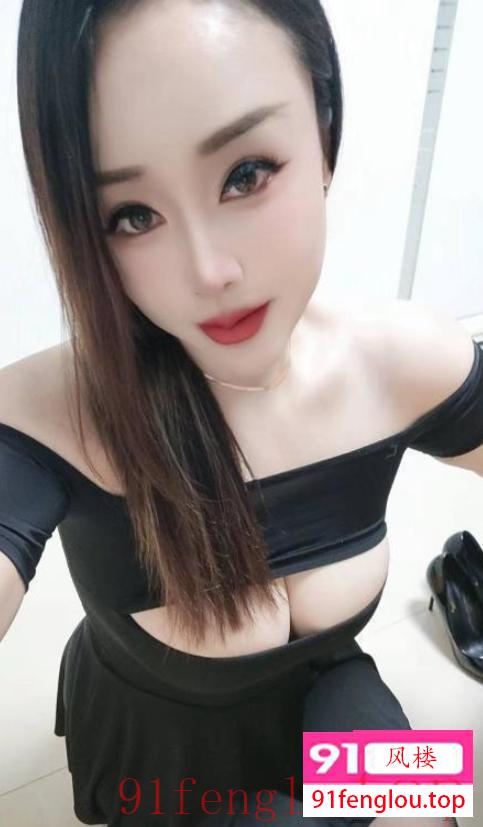 朝阳大胸翘臀妹子