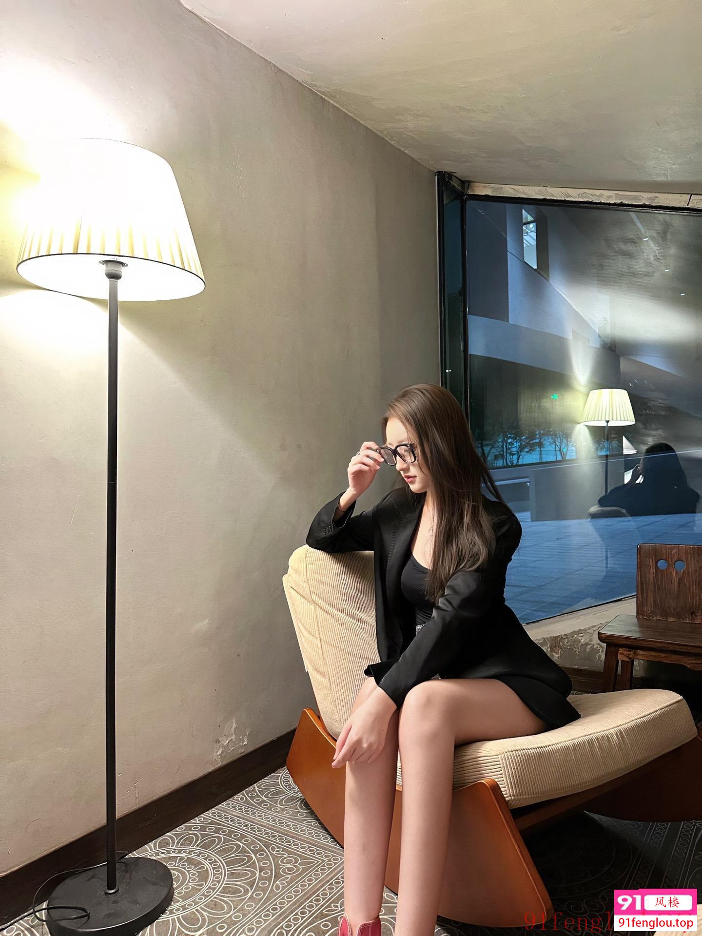 下海不久的乖巧型妹子，兼职妹