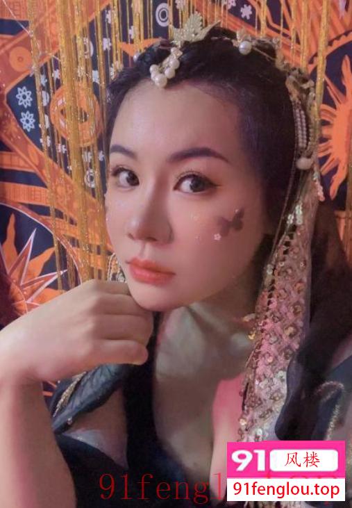 体验白云大胸少妇