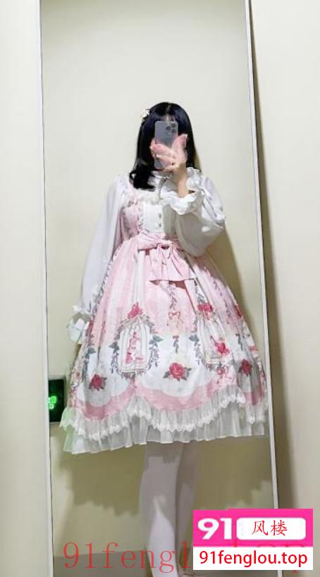 一个肉嘟嘟的女孩子