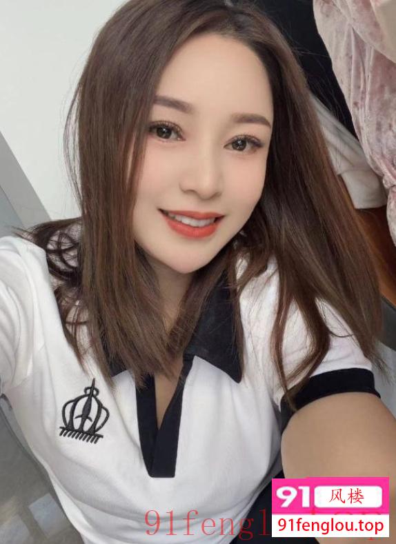 园区胸型美的少妇