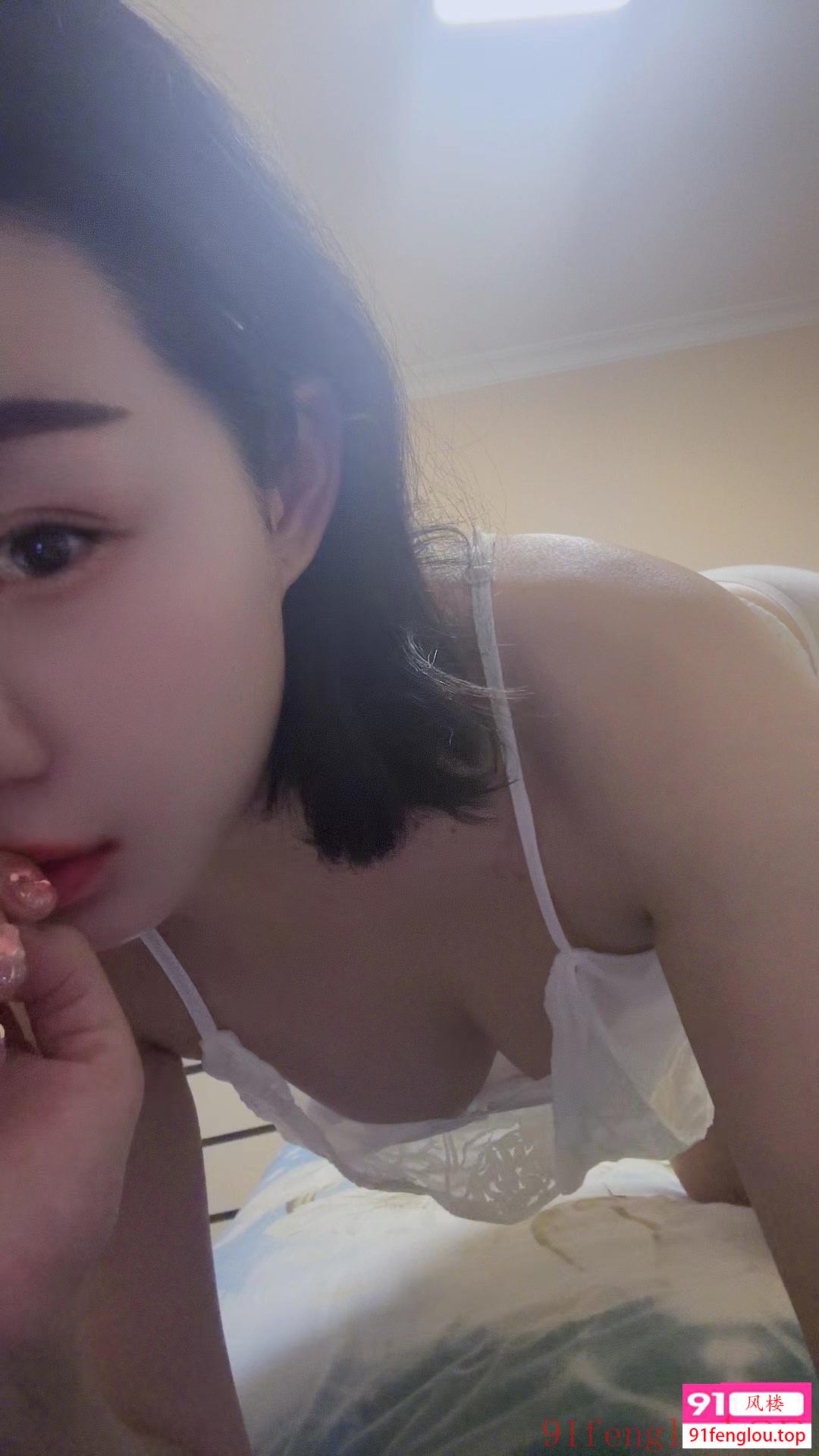 服务系轻熟气质小姐姐