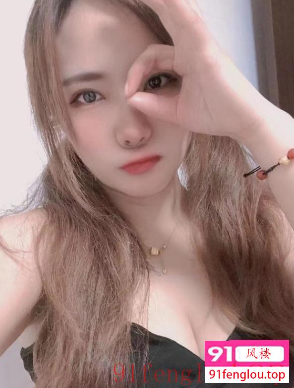 纯天然E杯大胸妹