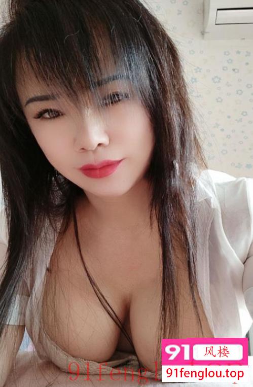 服务系身材很棒的骚妇