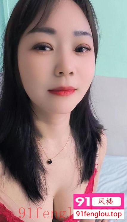 榨汁机翘臀少妇