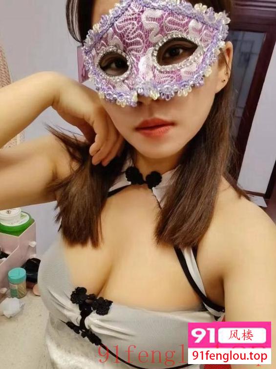 二涮美臀小姐姐