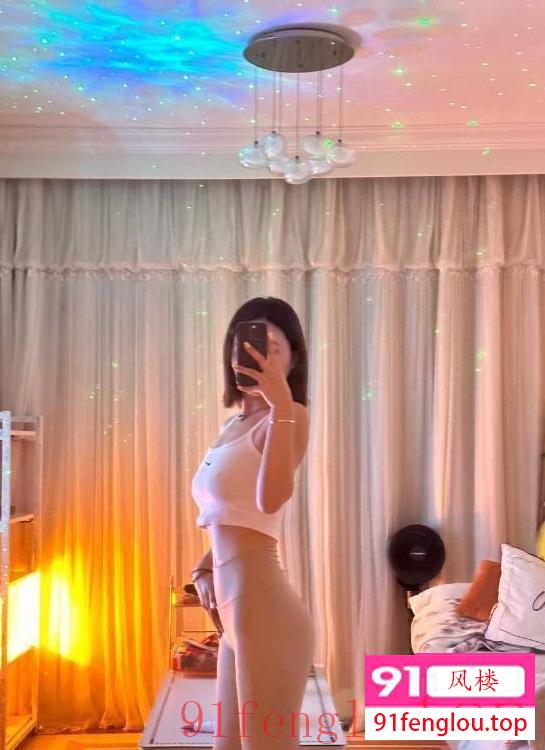 黑丝制服诱惑女友服务