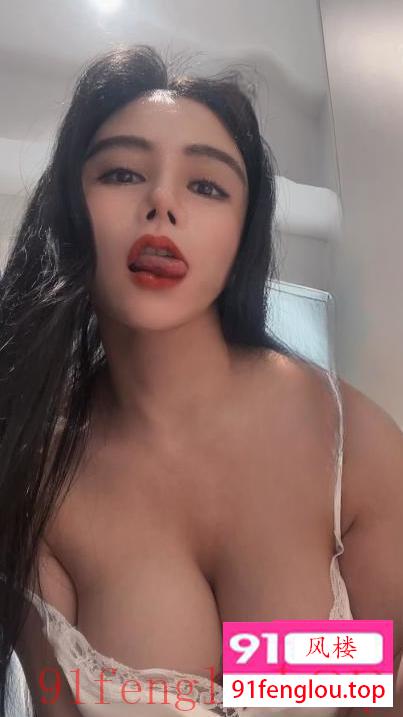 会喷水的小姐姐