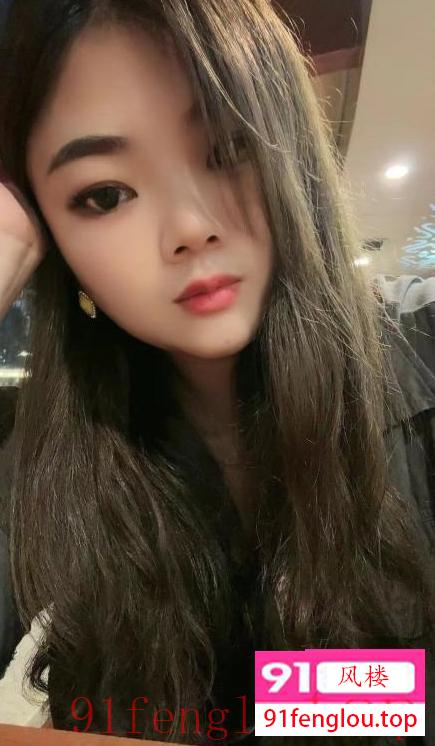 天河性感大胸妹