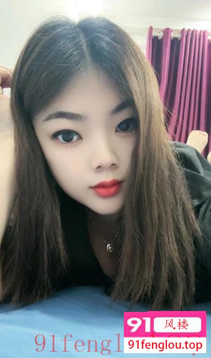 天河性感大胸妹