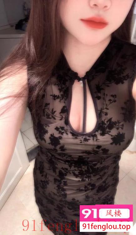 长腿黑丝俏佳人