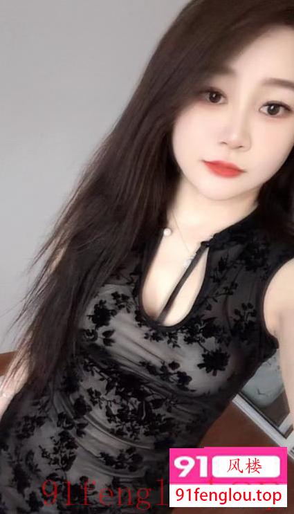 长腿黑丝俏佳人