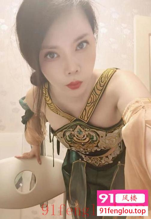 武侯风骚制服少妇雅雅