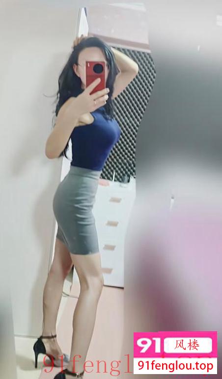 小蛮腰喷泉御姐