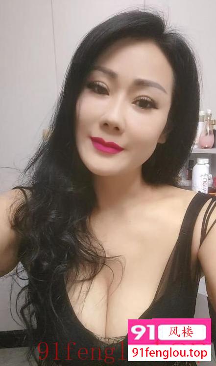 昆山胸大屁股大少妇