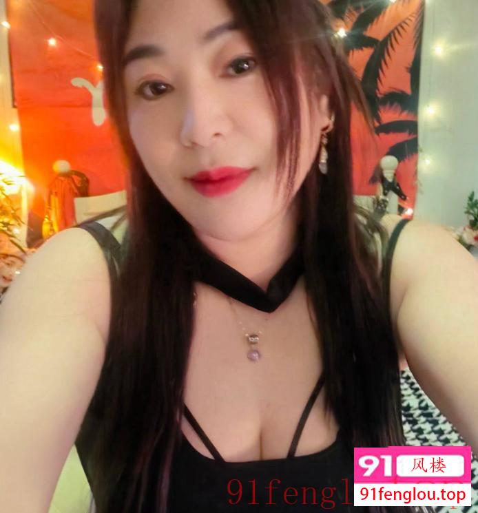 大悦城风骚熟女