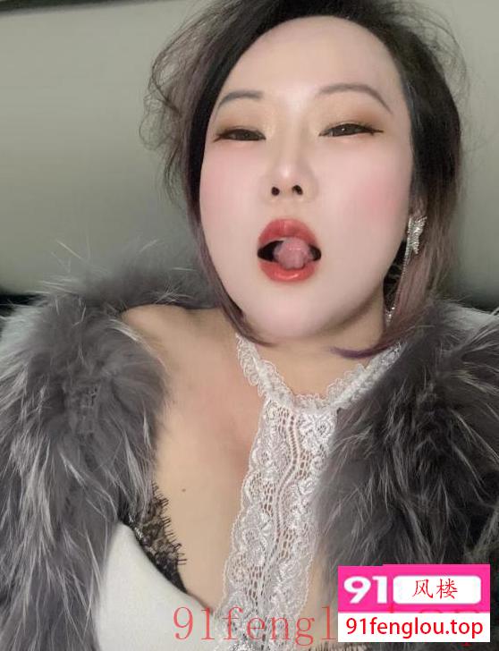 大屁股骚姐姐黑寡妇