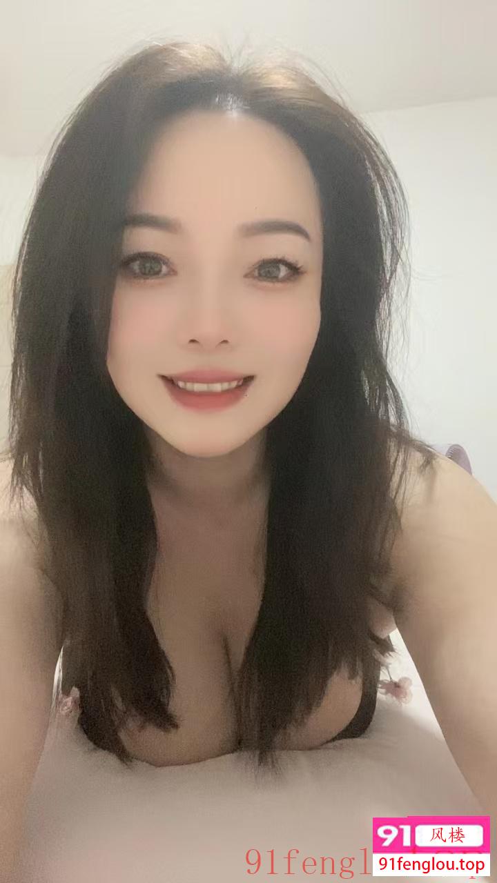 吊带裙少妇悠悠