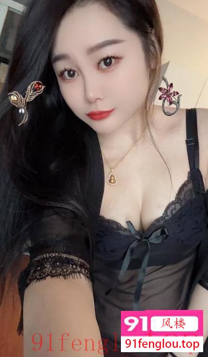 肤白风骚小骚货