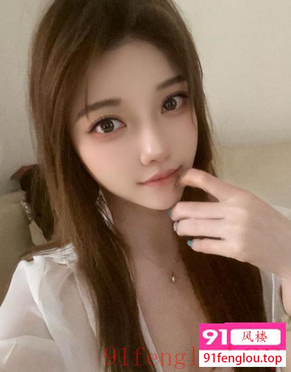 胸大臀翘女友系老师