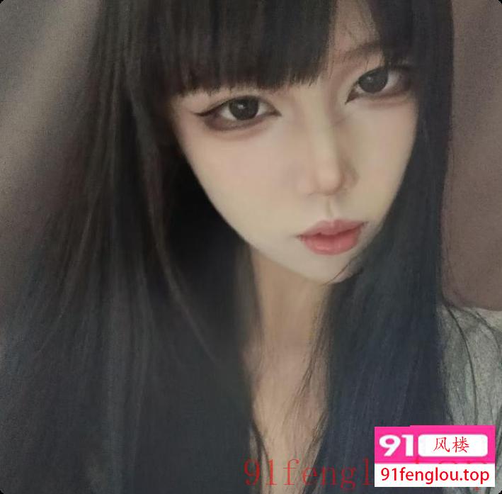 19岁颜值高小猫超好